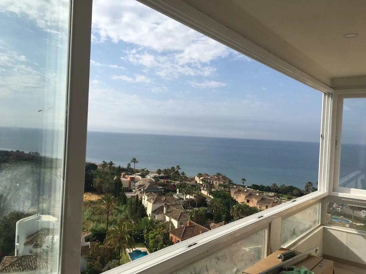 Espectaculares vistas desde estudio en Las Chapas Apartamento Marbella