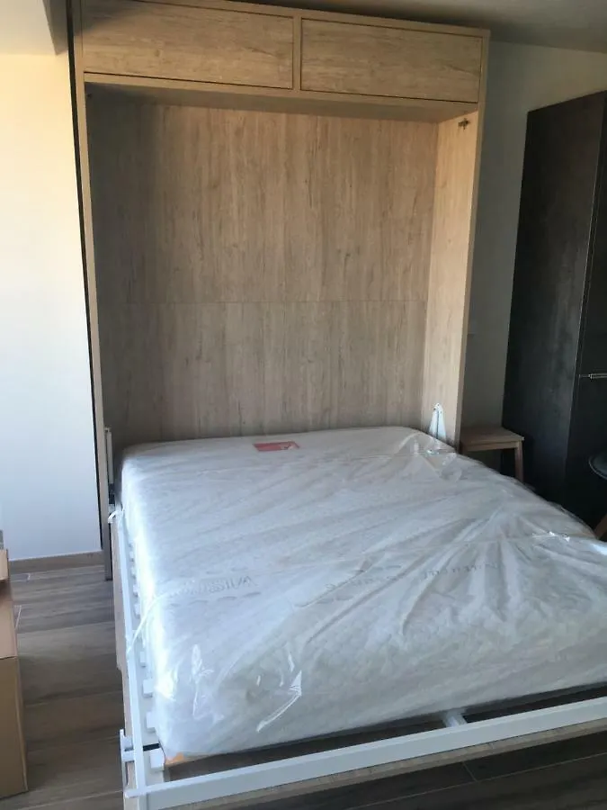 Espectaculares vistas desde estudio en Las Chapas Apartamento Marbella