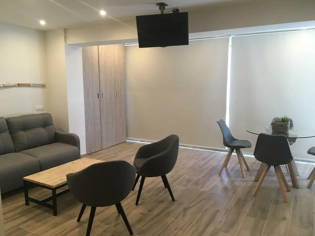 Espectaculares vistas desde estudio en Las Chapas Apartamento Marbella
