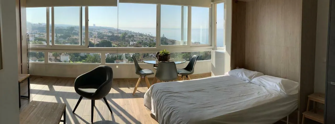 Espectaculares vistas desde estudio en Las Chapas Apartamento Marbella 0*,