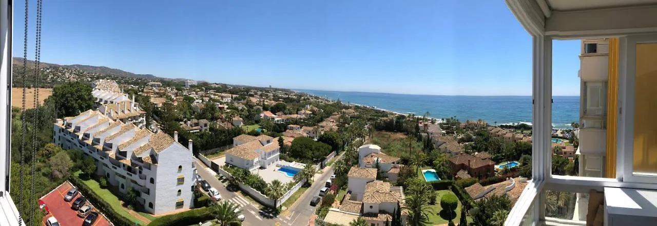 Espectaculares vistas desde estudio en Las Chapas Apartamento Marbella